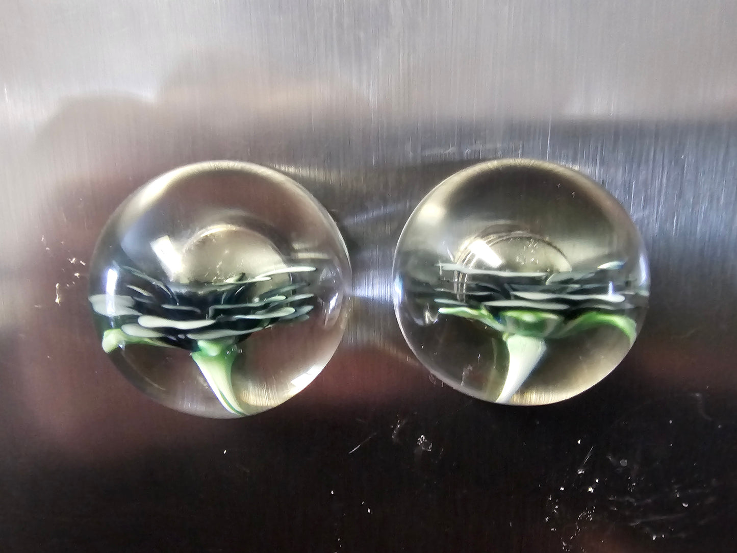 2 Piece Jet Black & China White 1/2 Floral Marble Magnet Set