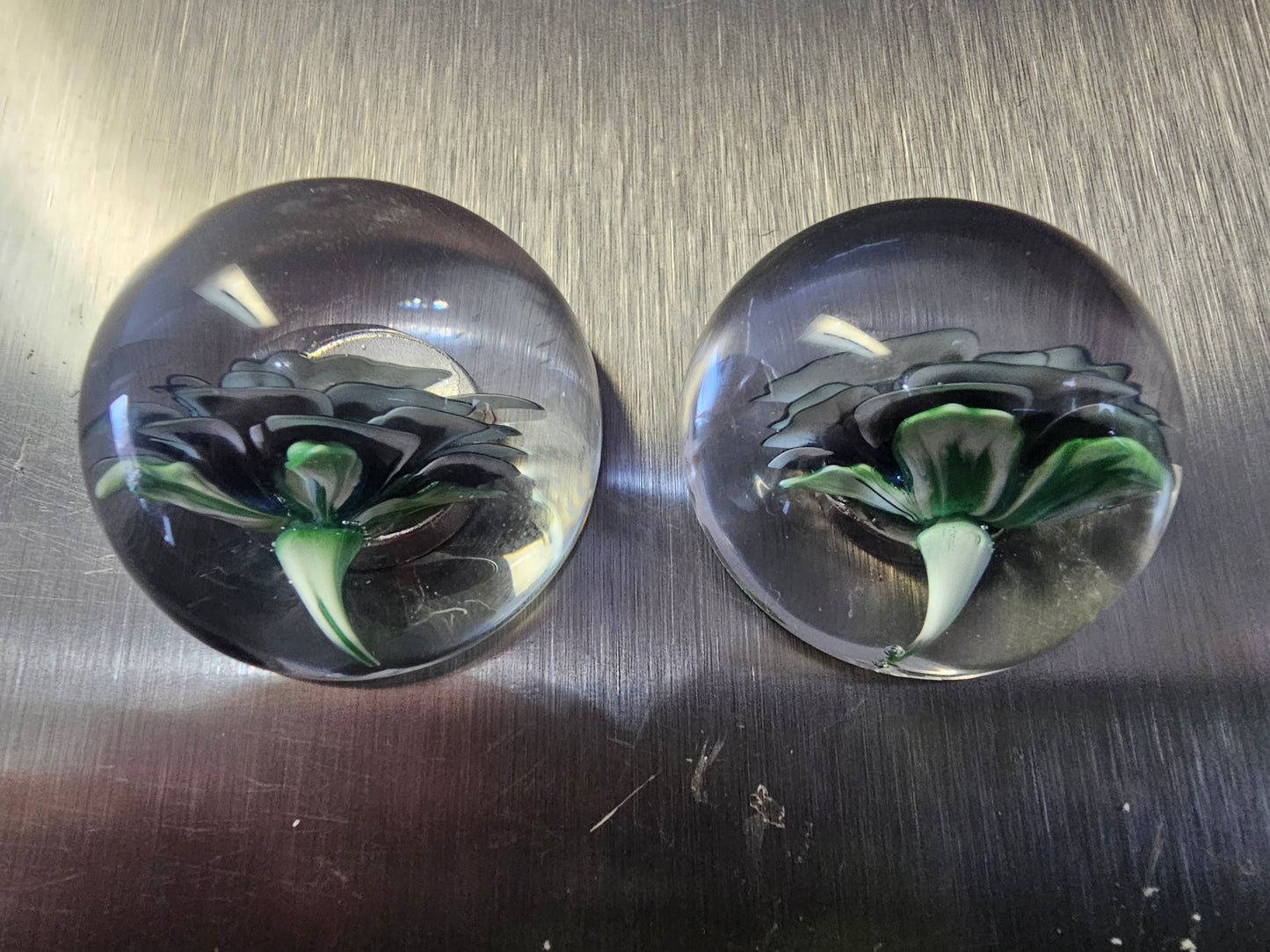 2 Piece Jet Black & China White 1/2 Floral Marble Magnet Set